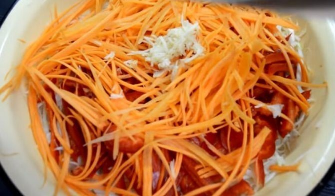 Салат с корейской морковью и копченой