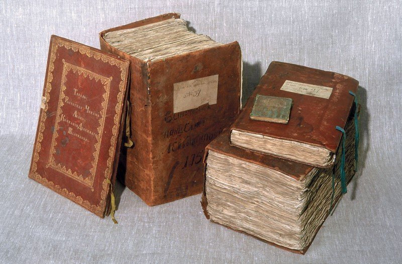 Первые рукописные книги древней руси