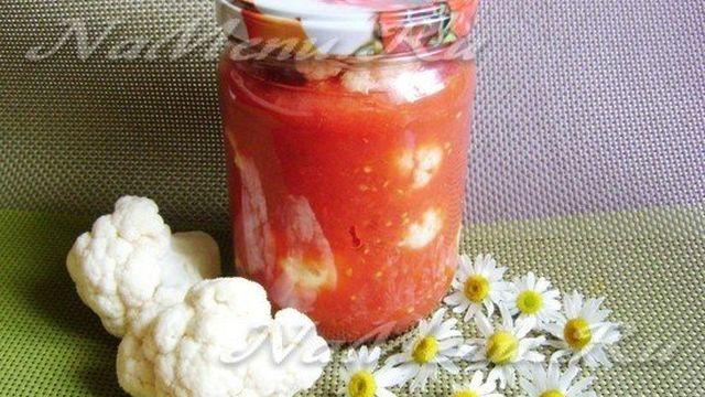 Цветная капуста в томатной заливке с чесноком