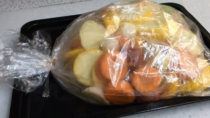 Ребра с картошкой в пакете для запекания в духовке рецепт