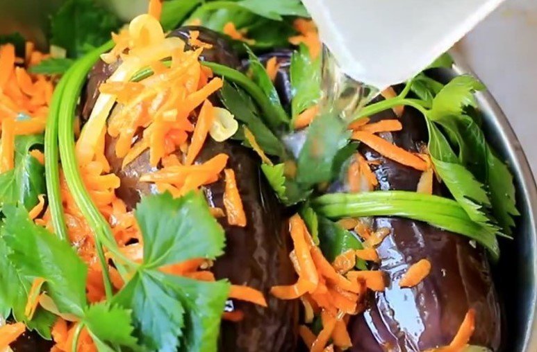 Баклажаны фаршированные морковью по-корейски