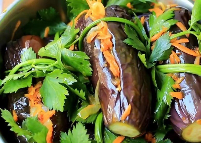 Квашеные баклажаны фаршированные морковью