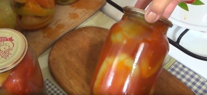 Маринованный перец в томатном соке